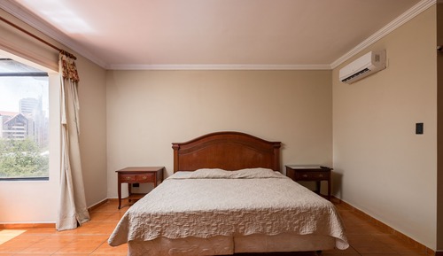 Habitación estándar, 1 cama de matrimonio, vistas a la ciudad