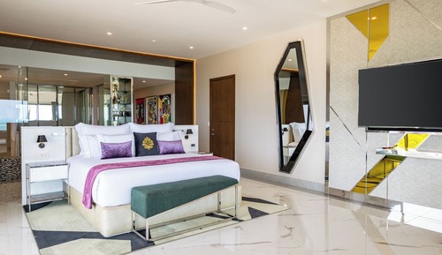 Two Bedroom Corner Suite Ocean Front