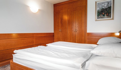 Habitación Confort con 1 cama doble o 2 individuales, no fumadores, baño privado
