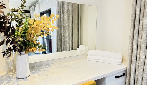 Apartamento, 3 habitaciones, piscina privada, vistas al jardín