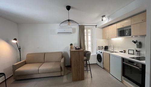 Estudio, baño privado (Studio 201)