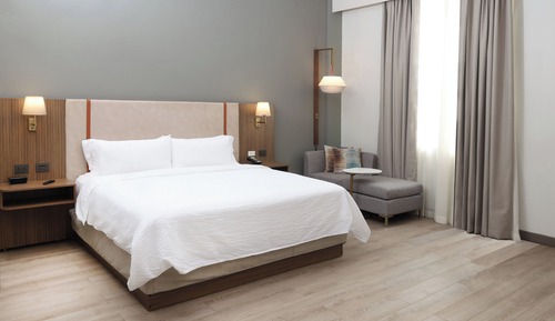 Habitación estándar, 1 cama de matrimonio grande, balcón