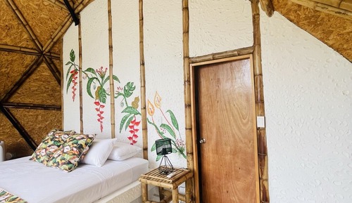 Bungalow presidencial, varias camas, bañera de hidromasaje, vistas a la montaña