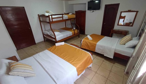Habitación cuádruple estándar