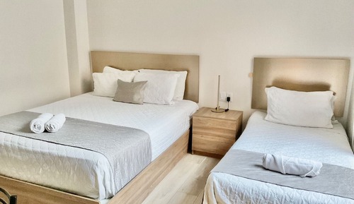 Apartamento de lujo, 2 habitaciones, vistas a la ciudad