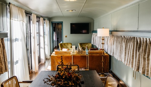 Suite (MacArthur)