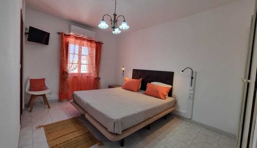 Habitación Confort con 1 cama doble o 2 individuales, 2 camas individuales