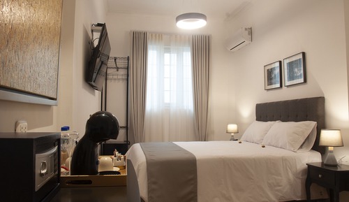 Comfort Room, 1 Large Twin Bed, Ensuite, City View