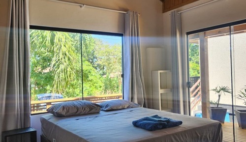 Chalet de diseño, vistas al jardín, en edificio anexo