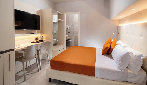 Habitación Deluxe, 1 cama de matrimonio grande, terraza, vistas parciales al mar