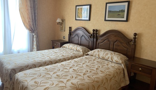 Habitación Confort con 1 cama doble o 2 individuales
