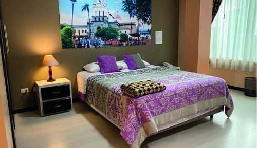 Habitación superior, 1 cama de matrimonio, vistas a la ciudad