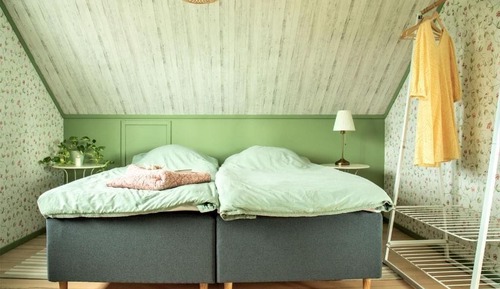 Habitación estándar con 1 cama doble o 2 individuales, baño compartido