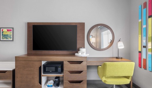 Habitación, 1 cama de matrimonio grande, frigorífico y microondas