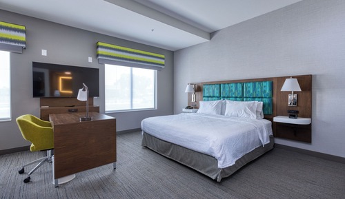 Estudio, 1 cama de matrimonio grande (Mobility & Hearing, Roll-in Shower)