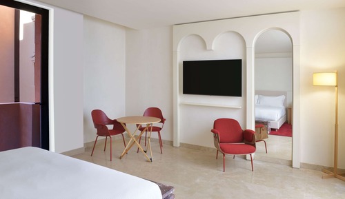 Habitación Deluxe, 1 cama de matrimonio grande, vistas a la piscina