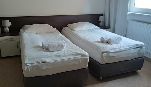 Habitación con 2 camas individuales
