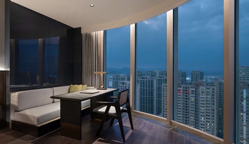 Habitación Deluxe, 1 cama de matrimonio grande, vistas a la ciudad