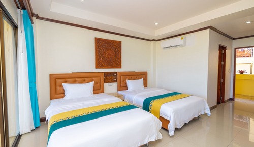 Habitación estándar con 2 camas individuales, 2 camas dobles