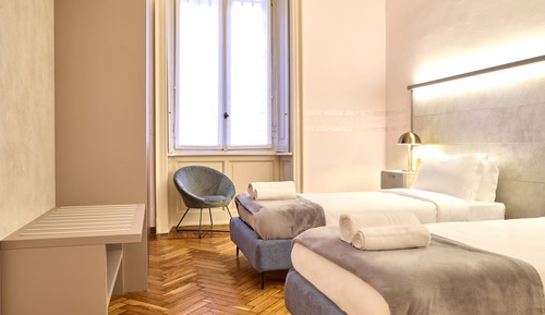 Classic Apartment ( Via Cosimo del Fante 8)