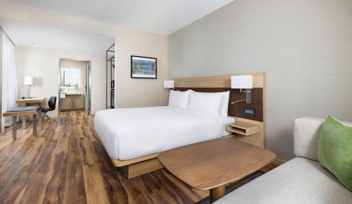 Habitación Deluxe, 1 cama de matrimonio grande, vistas a la ciudad
