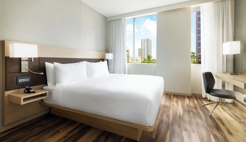 Habitación Deluxe, 1 cama de matrimonio grande, ducha adaptada, vistas a la ciudad