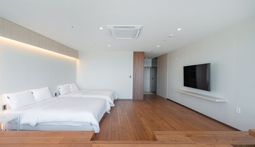 Habitación Premier doble, 2 camas dobles, no fumadores, vistas a la piscina