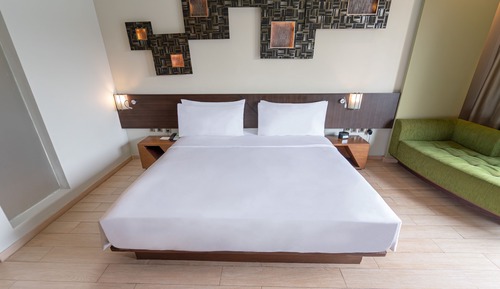 Habitación estándar, 1 cama de matrimonio grande, fumadores, bañera (City View)