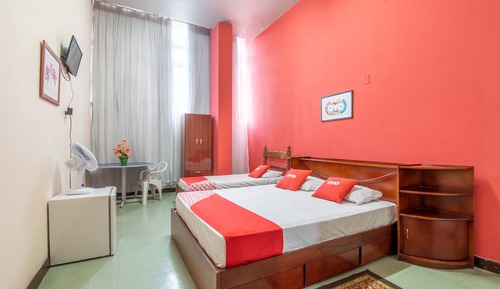 Habitación triple (1 Double bed + 1 Single bed)