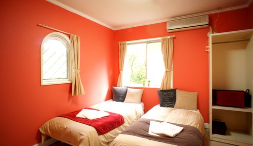 Habitación con 2 camas individuales