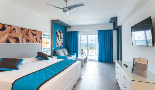 Habitación doble, vistas parciales al mar (E)