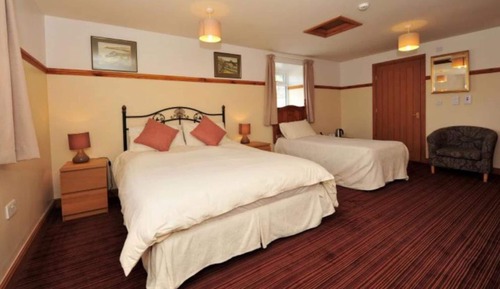 Suite, baño privado (Double Bed and Single Bed)