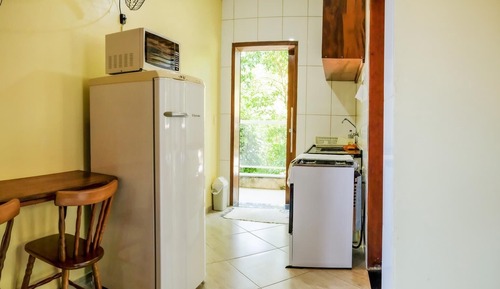 Quarto Quádruplo Kitnet 4 pessoas com cozinha