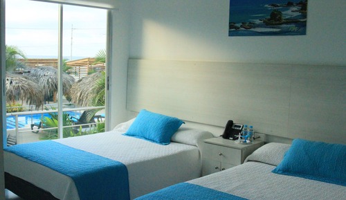 Habitación doble superior, 2 camas dobles, acceso a la piscina, vistas a la playa