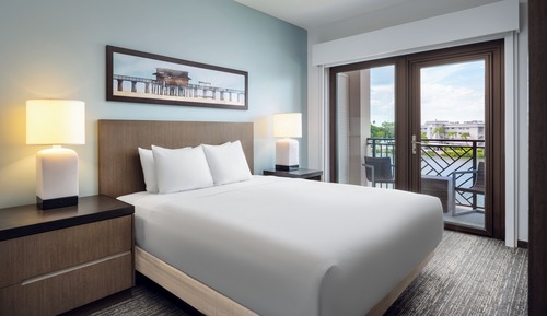 Estudio, 1 cama de matrimonio grande con sofá cama, vistas al río