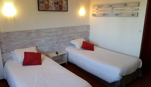 Habitación con 2 camas individuales