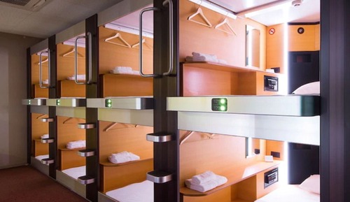 Dormitorio compartido (Bunk Capsule)