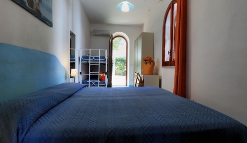 Habitación cuádruple estándar, vistas al jardín, planta baja