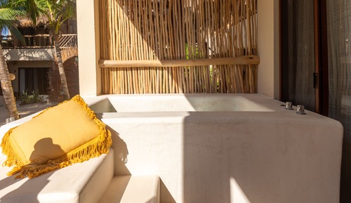 Deluxe With Plunge Pool