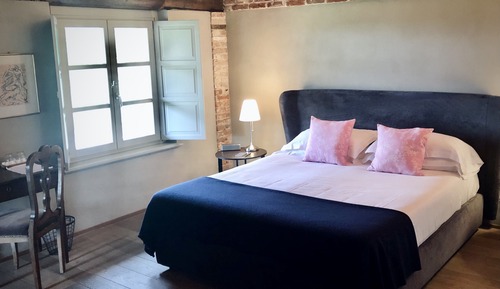 Suite terrace, vineyard view