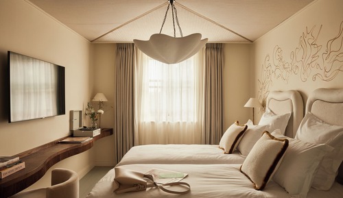 Large Guest Room
