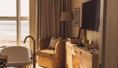 Suite (Lookout)