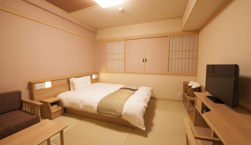 Habitación, no fumadores (Run of the House,Without Housekeeping)