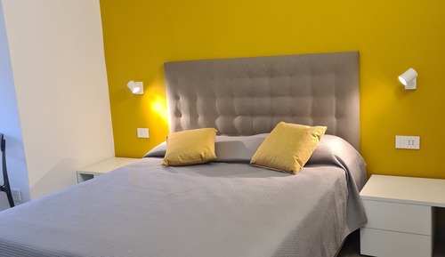 Apartamento panorámico, 1 cama doble, terraza, vistas al lago (Mirto)