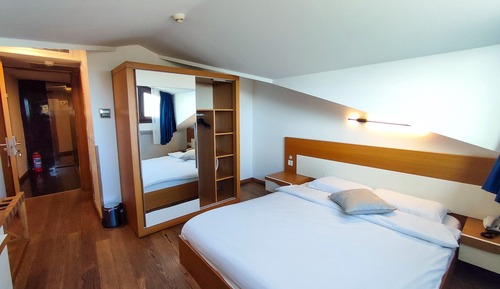 Attic Single Room, Sea View