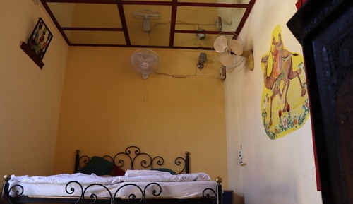 Semi Deluxe Room 