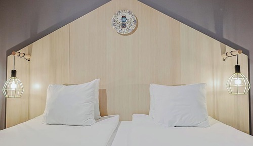 Queen Room, No Windows
