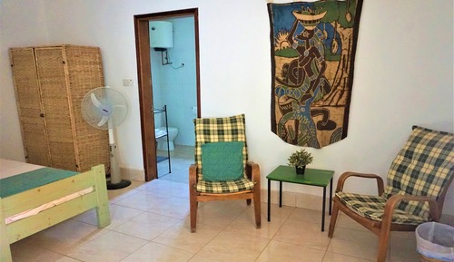 Habitación estándar con 2 camas individuales, baño privado, planta baja