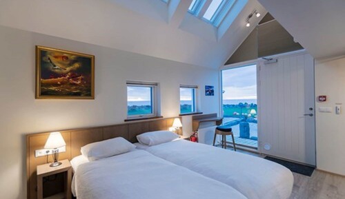 Northern Lights Superior Double Room with Hot Tub and Sauna Access - Self Check-in