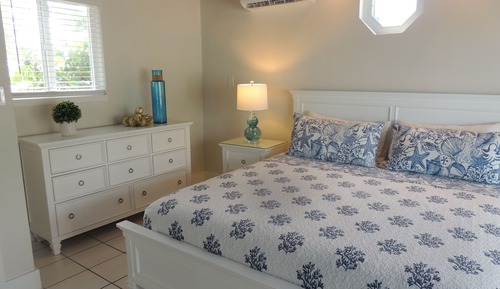 Suite, 1 cama de matrimonio grande con sofá cama, cocina básica, frente al mar